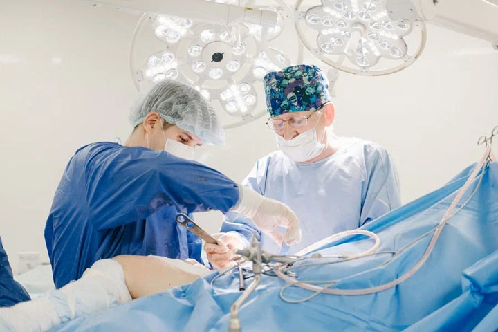 Консультация врача сердечно-сосудистого хирурга по полису ОМС в Саяногорске и Абакане