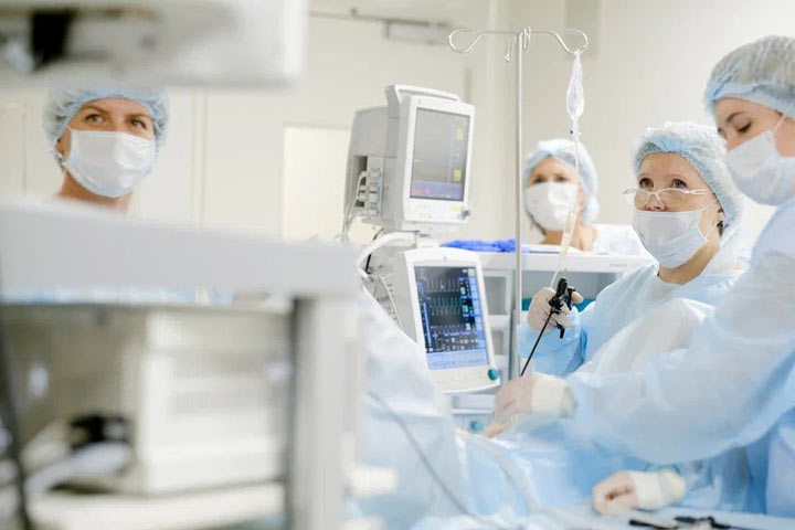 Консультация врача сердечно-сосудистого хирурга по полису ОМС в Саяногорске и Абакане