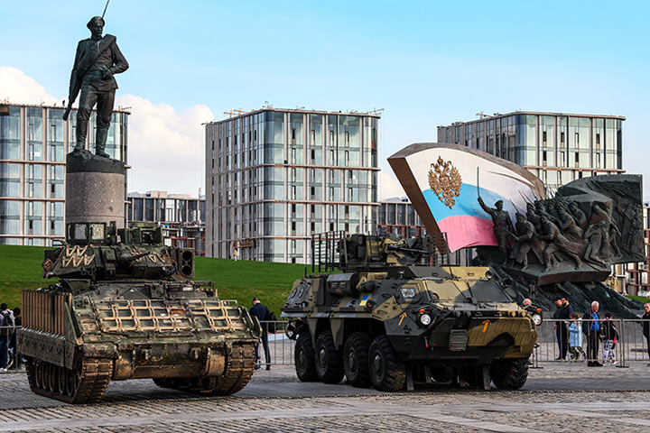 Генсек НАТО Столтенберг: Путин пригнал наши «Леопарды» на Поклонную гору. Это не по правилам, пусть отменит свой приказ