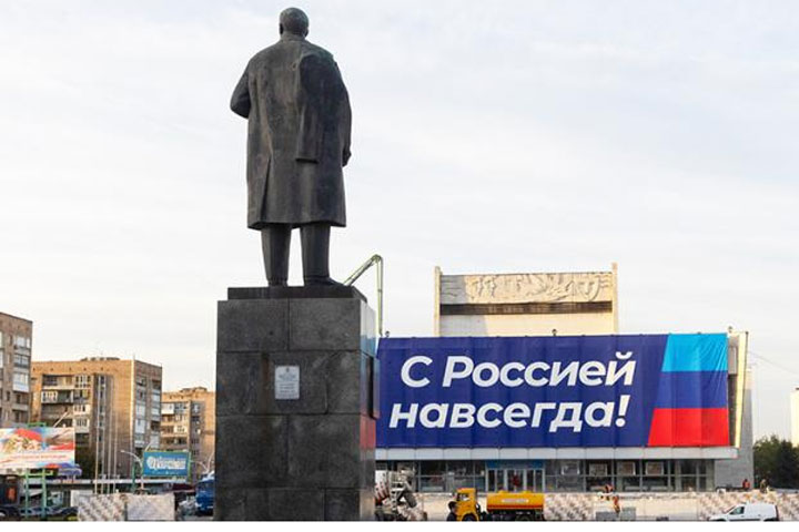 Окопная правда, Луганск, Денис Мирошниченко, глава заксобрания ЛНР: «Я бы их на поле боя не отпускал»