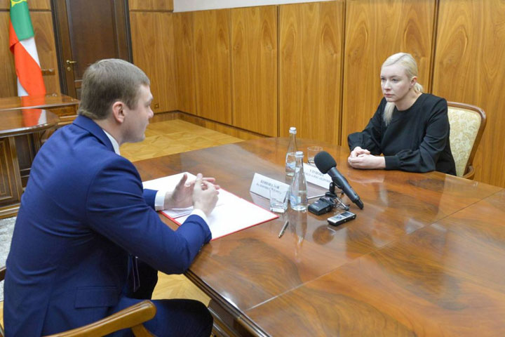Глава Хакасии обсудил меры поддержки мобилизованных с Надеждой Узуновой 