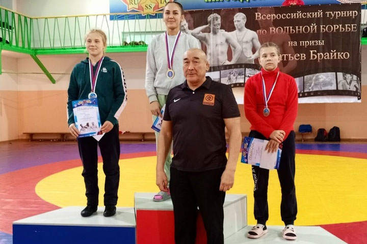 Студентка ХГУ победила во всероссийском турнире по вольной борьбе