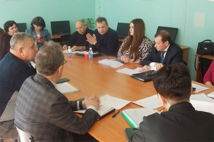 В Хакасии обсудили подготовку кадров для оборонно-промышленного комплекса 