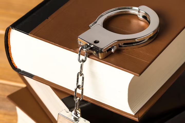 Житель Хакасии пьяным избил женщину и был осужден 