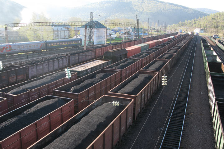 Из Хакасии по ж.д. все больше вывозят угля, металлов и стройматериалов
