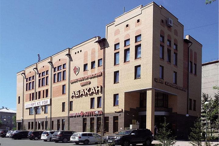 В ДЦ «Абакан» проведет приемы сердечно-сосудистый хирург из Новокузнецка