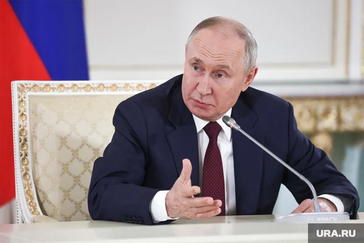 Путин поручил давать компенсации за любое утраченное имущество при паводках