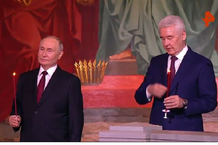 Путин приехал на пасхальную службу в храм Христа Спасителя