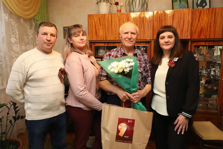 Подарки от РУСАЛа получают ветераны Саяногорска ко Дню Победы 
