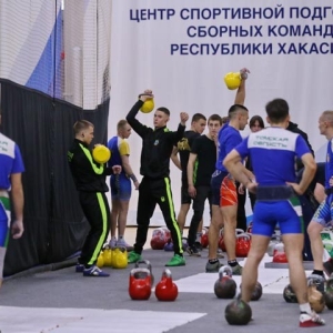 Гиревики из Хакасии показали отличный результат на чемпионате Сибири и Дальнего Востока 