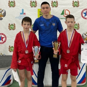 Самбисты из Хакасии завоевали медали первенства Сибири
